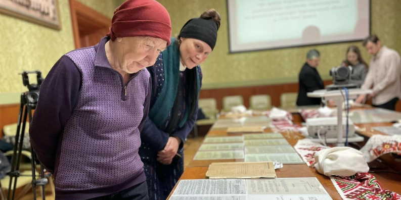 У Чернівцях відкрили виставку документів про радянські злочини на території області