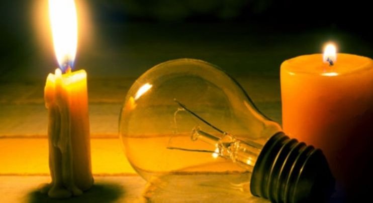 У вихідні українці почали споживати більше електроенергії. Укренерго вводить аварійні відключення