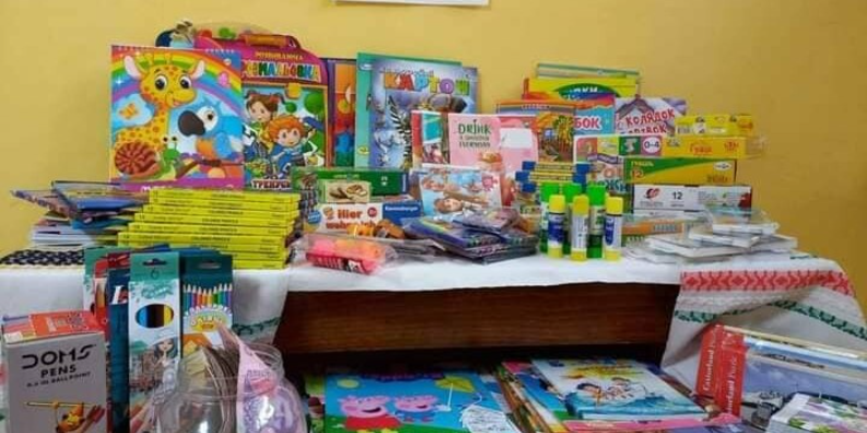 Чернівецькі діти зібрали канцтовари та кошти для дітей з деокупованої Харківщини