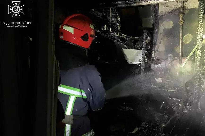 Горів магазин та житловий будинок. У Чернівецькій області ліквідували 3 пожежі