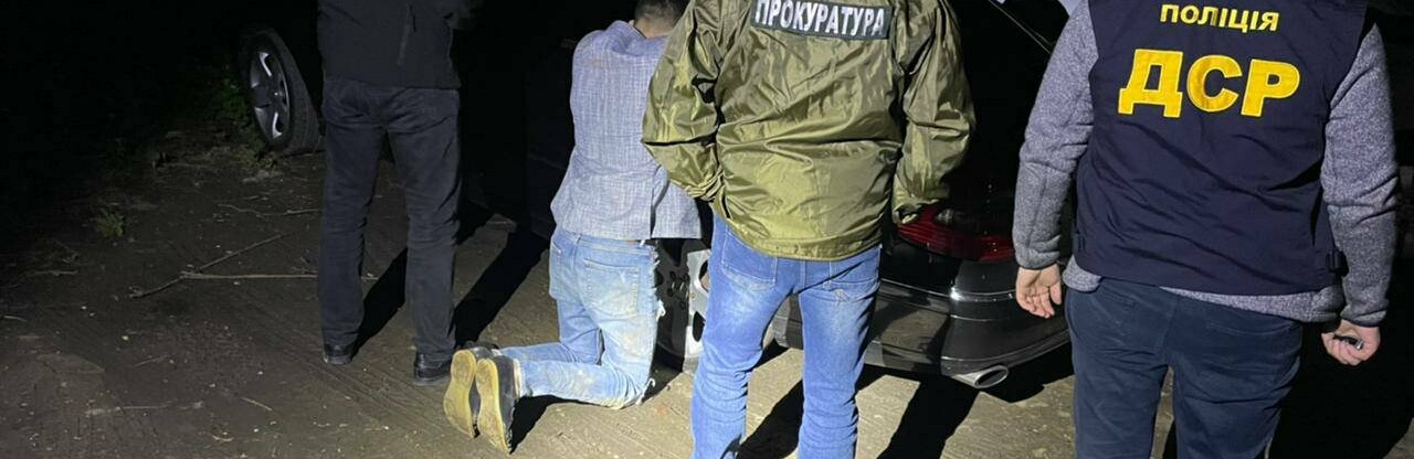 Жителя Чернівців судитимуть за організацію нелегального виїзду чоловіків за кордон
