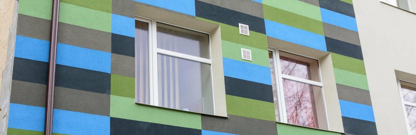 У клінічній лікарні Чернівців ремонтують фасад