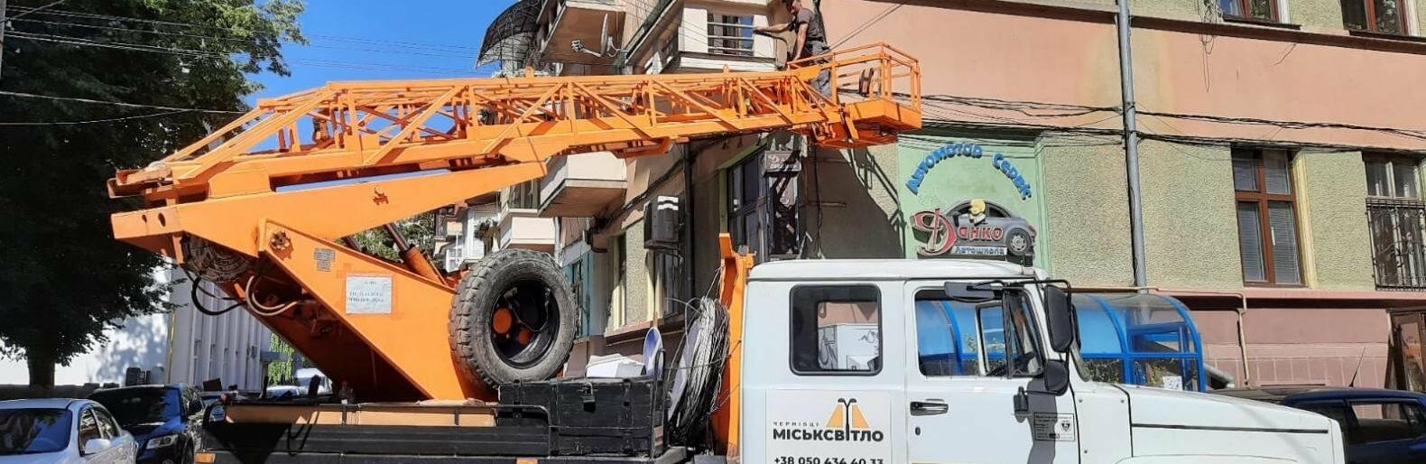 На Богомольця в Чернівцях встановили світлодіодне освітлення