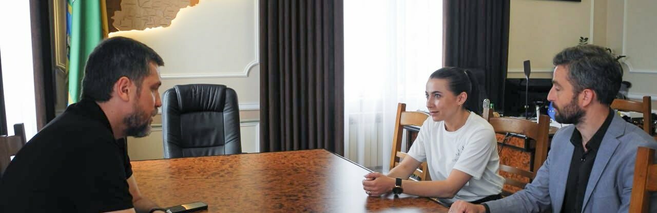 Гастролі в Італії: актори театральної трупи зібрали кошти для дітей, які постраждали від війни