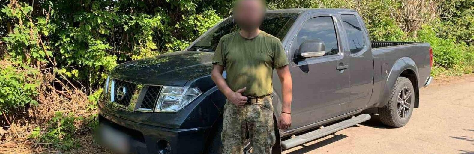 Буковинська родина передала позашляховик для воїнів ЗСУ