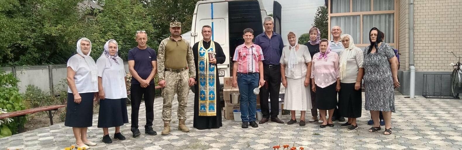 Місцеві жителі Буковини зібрали гуманітарну допомогу на фронт