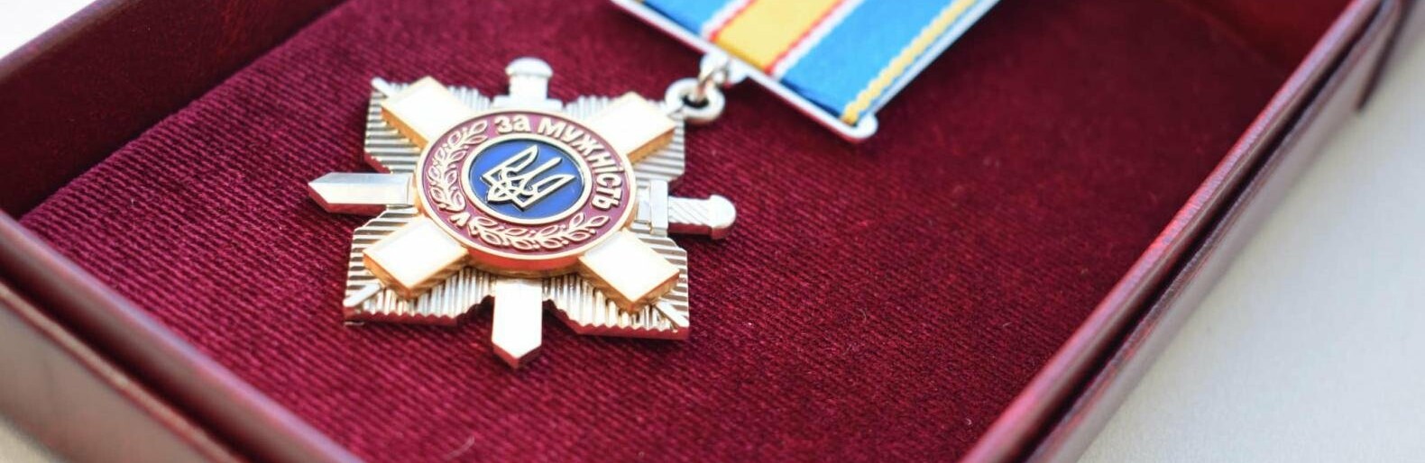 Президент посмертно нагородив орденом захисника з Буковини