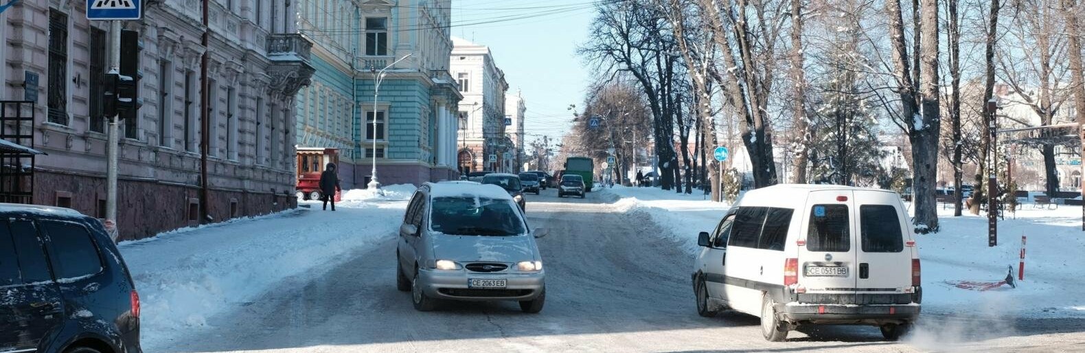 У центрі Чернівців відкрили дорогу для транспорту