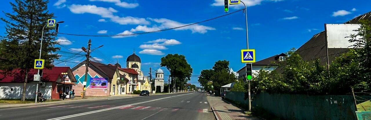 На Буковині на трасі міжнародного значення, в Мамаївцях, встановили додатковий світлофор