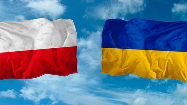 Польща планує поступово обмежувати допомогу українським біженцям