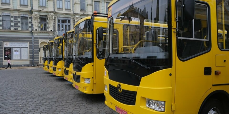 Чернівецька область закупила шкільні автобуси на суму понад 28 млн гривень