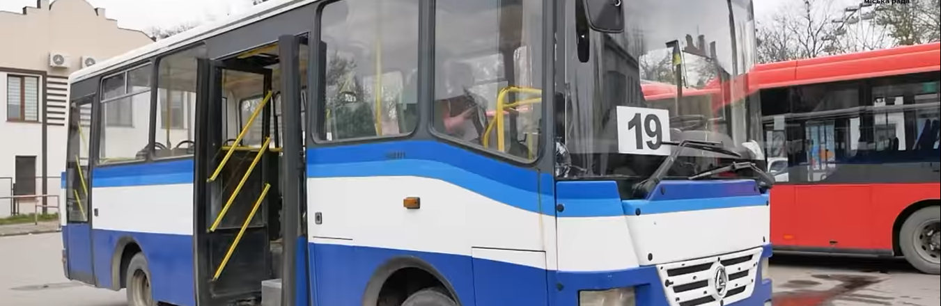 Бруд, нерегулярність руху та несправність gps-трекера - в громадському транспорті Чернівців виявили порушення 