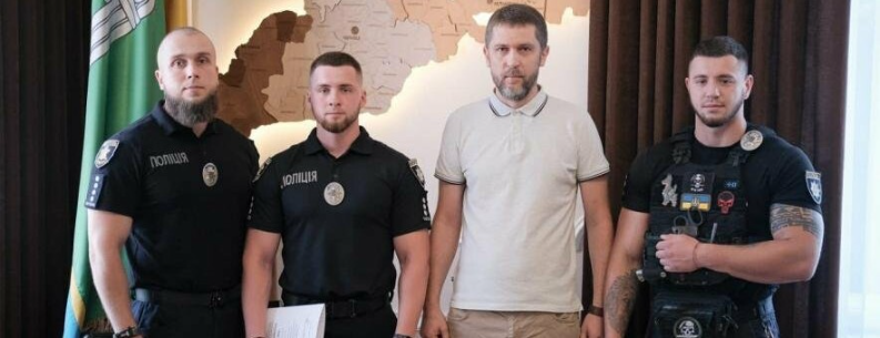 Нагородили чернівецьких поліцейських, які врятували 16-річну дівчину від самогубства