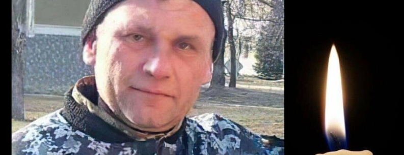 Буковинці прощаються з полеглим воїном, який загинув на фронті