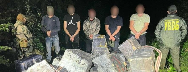 На кордоні лунали постріли: буковинці намагались провезти куриво 