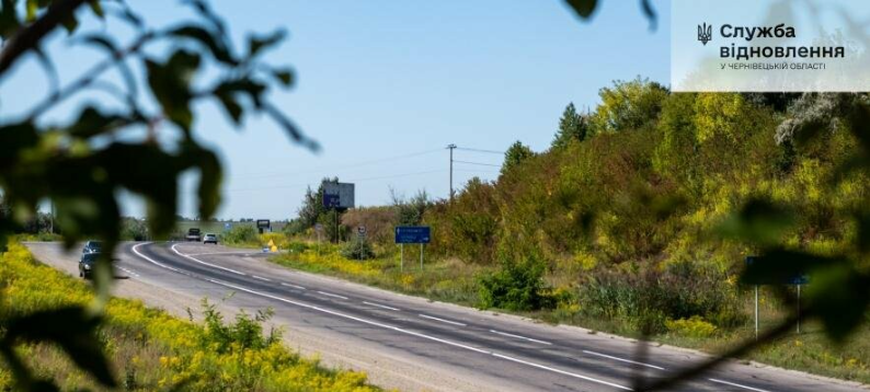 Тривають роботи з покращення доріг: що виконала служба