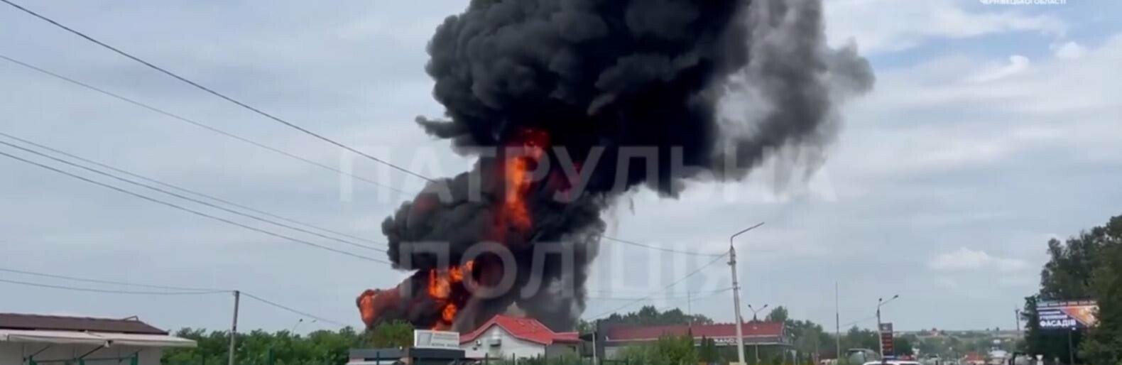 У Чернівцях на вулиці Січових Стрільців сталася велика пожежа