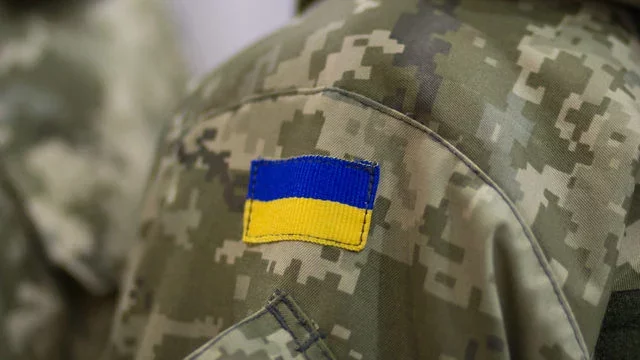 Чи може влада Чернівців повпливати на роздачу повісток на вулицях
