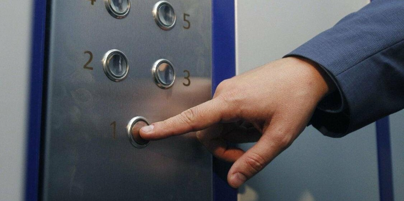 Вимкнули світло, зупинився ліфт - куди звертатись і що робити
