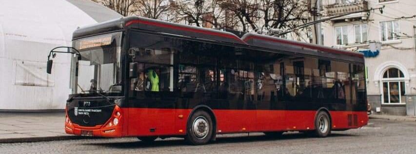 У Чернівцях один з тролейбусів повертається на звичний маршрут 