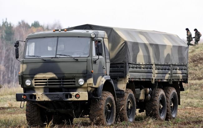 У Білорусі помітили переміщення колони російської техніки в бік України