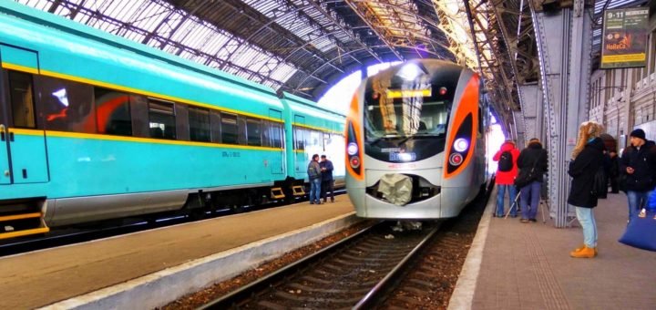 З 1 липня проїзд залізницею в Польщі знову стане платним для українців