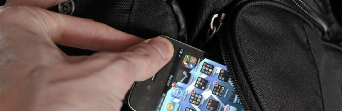 На Буковині судитимуть чоловіка за крадіжку смартфона у кафе 