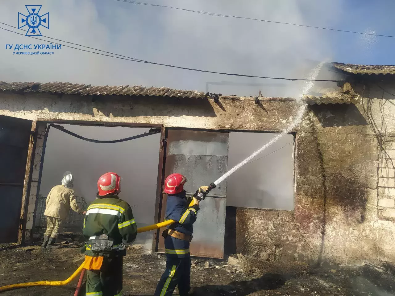 У Чернівецькій області вогонь повністю знищив будинок