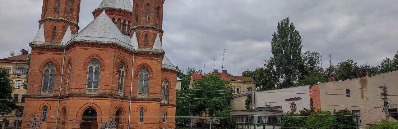 Тепло і хмарно - погода у Чернівцях на вихідні