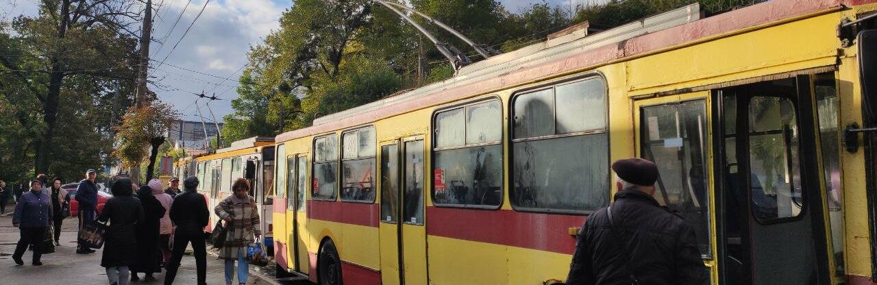 Електронний квиток закінчився, а поїздка - ні: що робити чернівчанам