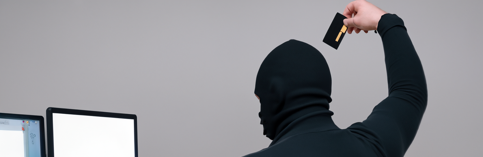 Аферисти ошукали двох чернівчанок на суму понад 140 тисяч гривень. Попередьте родичів про схеми