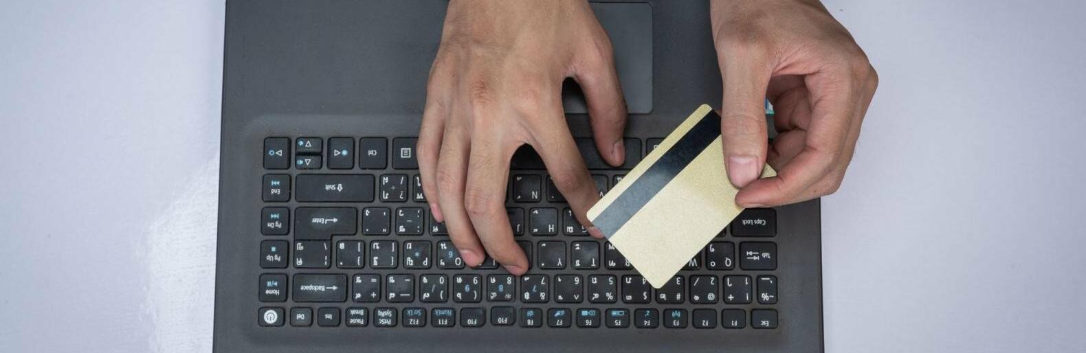 Чернівчанин хотів купити квитки, а втратив понад 55 тисяч гривень