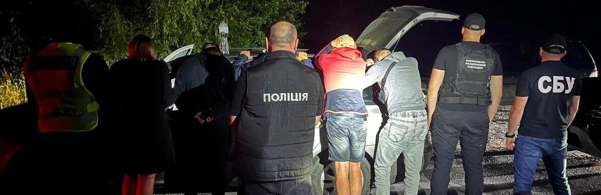 Росіянка на Буковині переправляла чоловіків за кордон