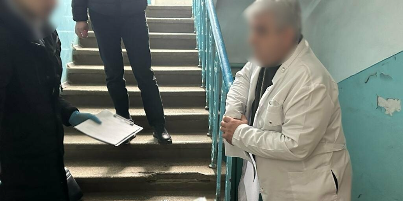 Голова військово-лікарської комісії вимагав у чернівчанина з групою інвалідності хабар