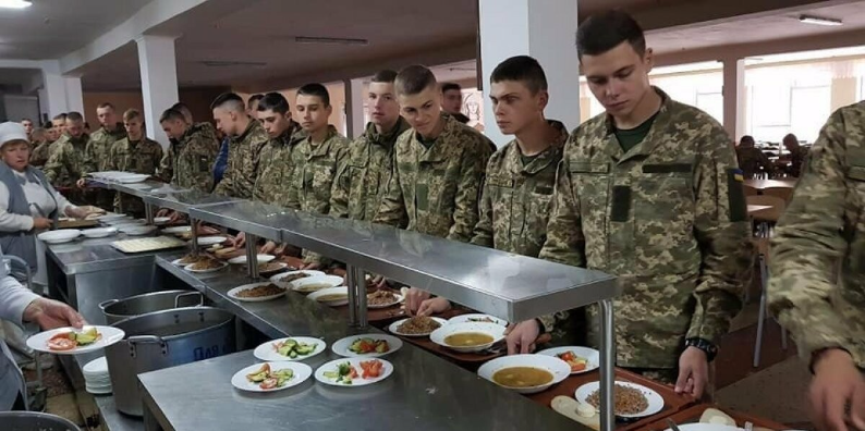 Стандарти НАТО та веганське меню - Міноборони анонсувало харчову реформу в ЗСУ