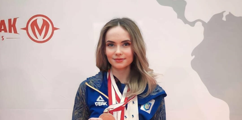 Спортсменка з Чернівців стала чемпіонкою Європи з пауерліфтингу
