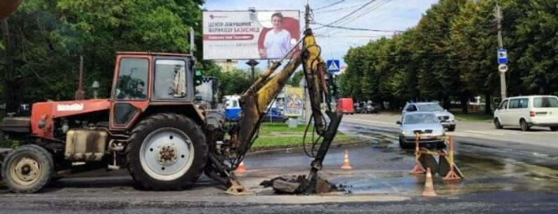 Чернівці готуються до заміни магістральної труби на Героїв Майдану