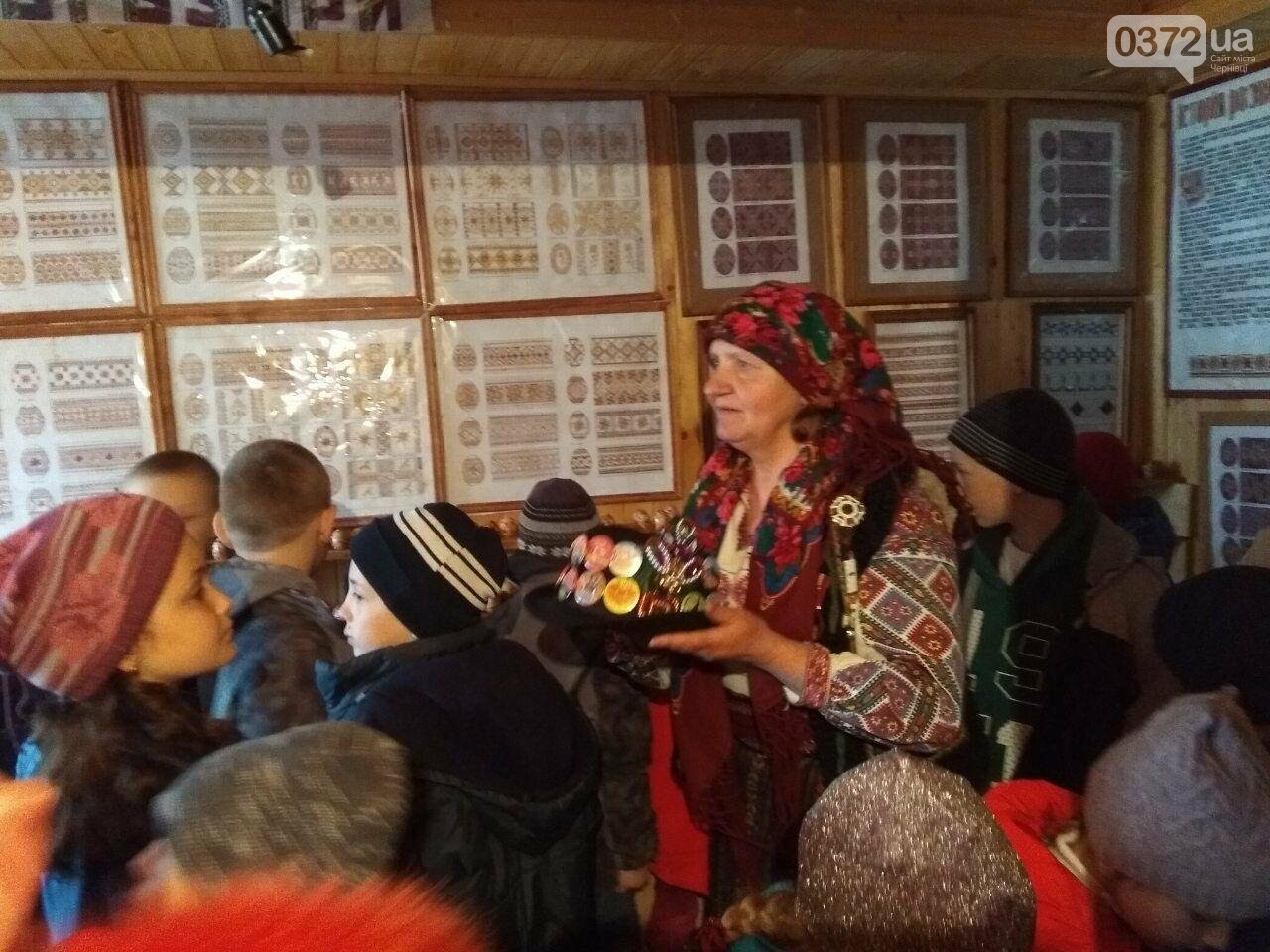 На Буковині вчителька на своєму подвір'ї відкрила музей пис..., фото-3 На Буковині вчителька на своєму подвір'ї відкрила музей писанкарства, фото-3