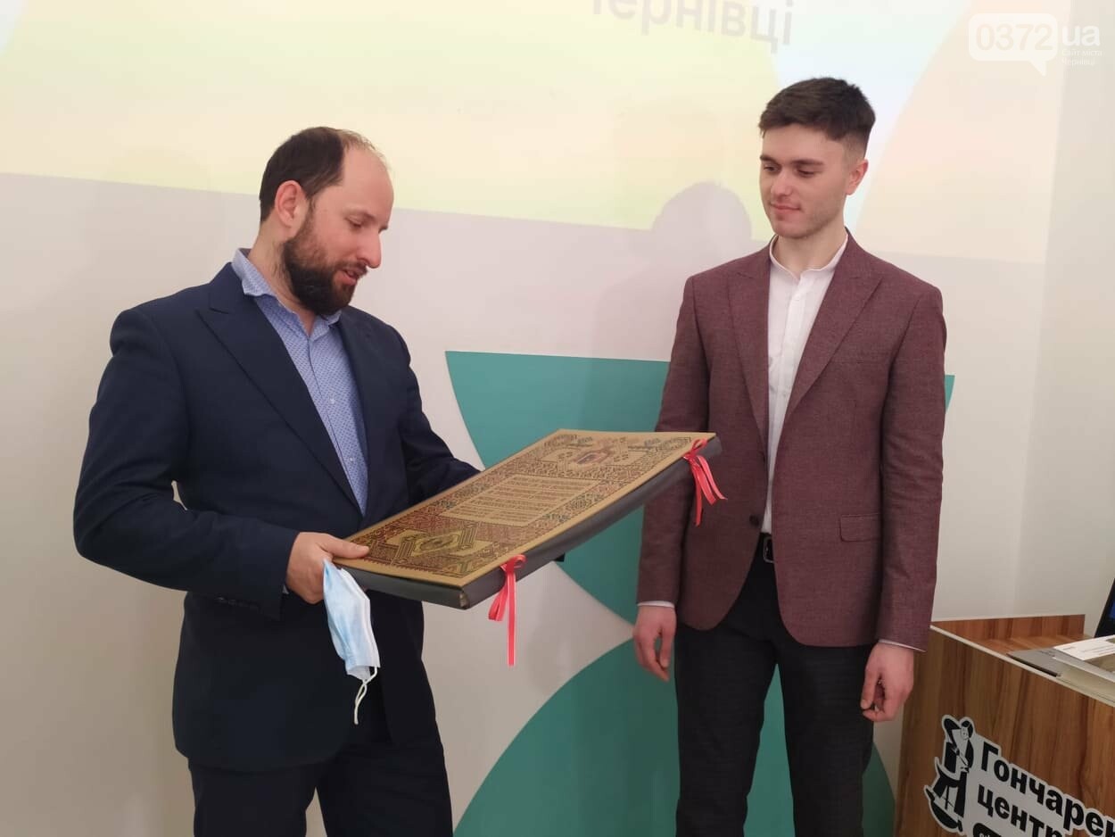 Гончаренко центр Чернівці урочисто відкрили: стартував новий простір освіти та культури міста (ФОТО), фото-5