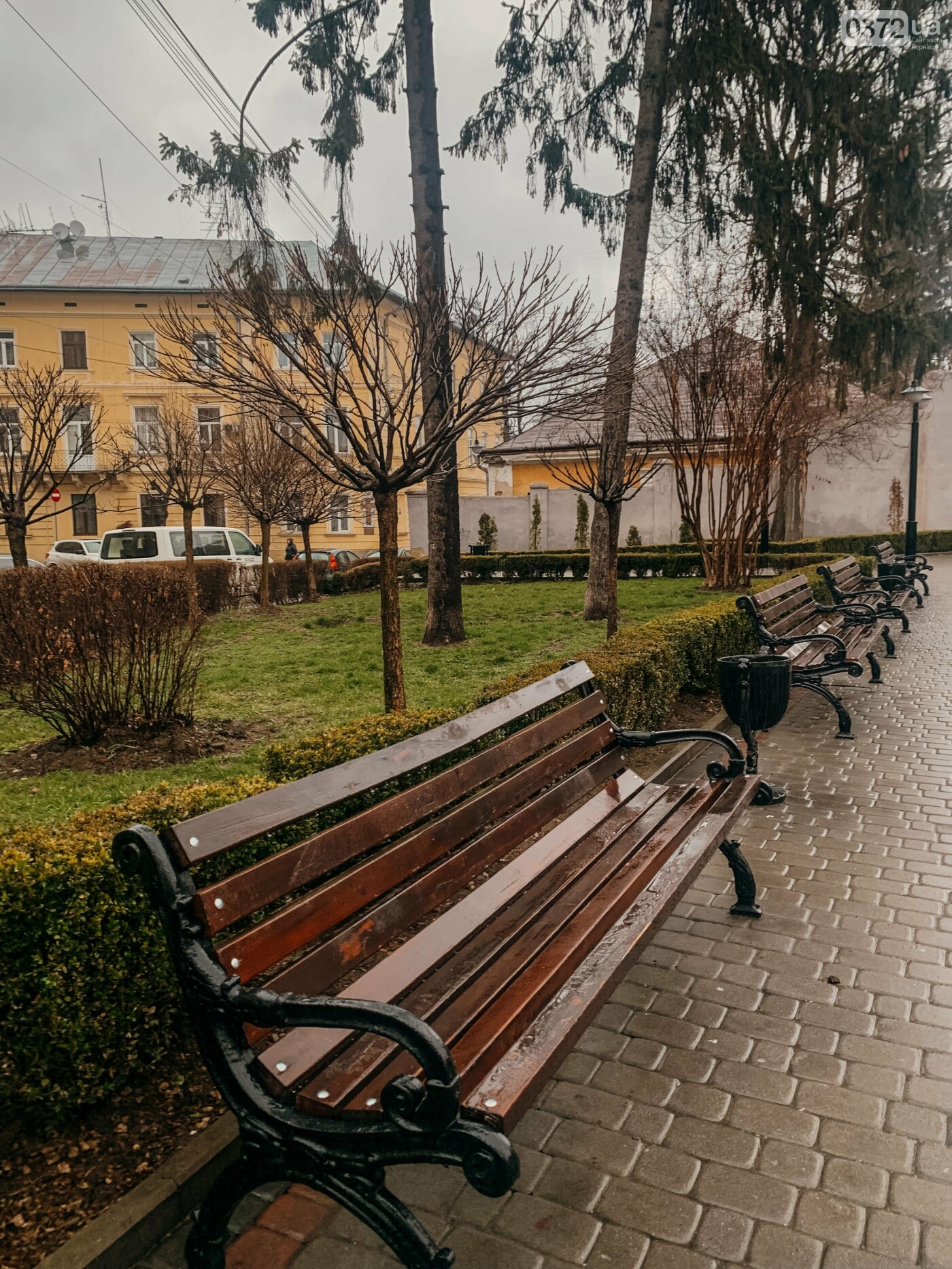 Фото дощового ранку в Чернівцях