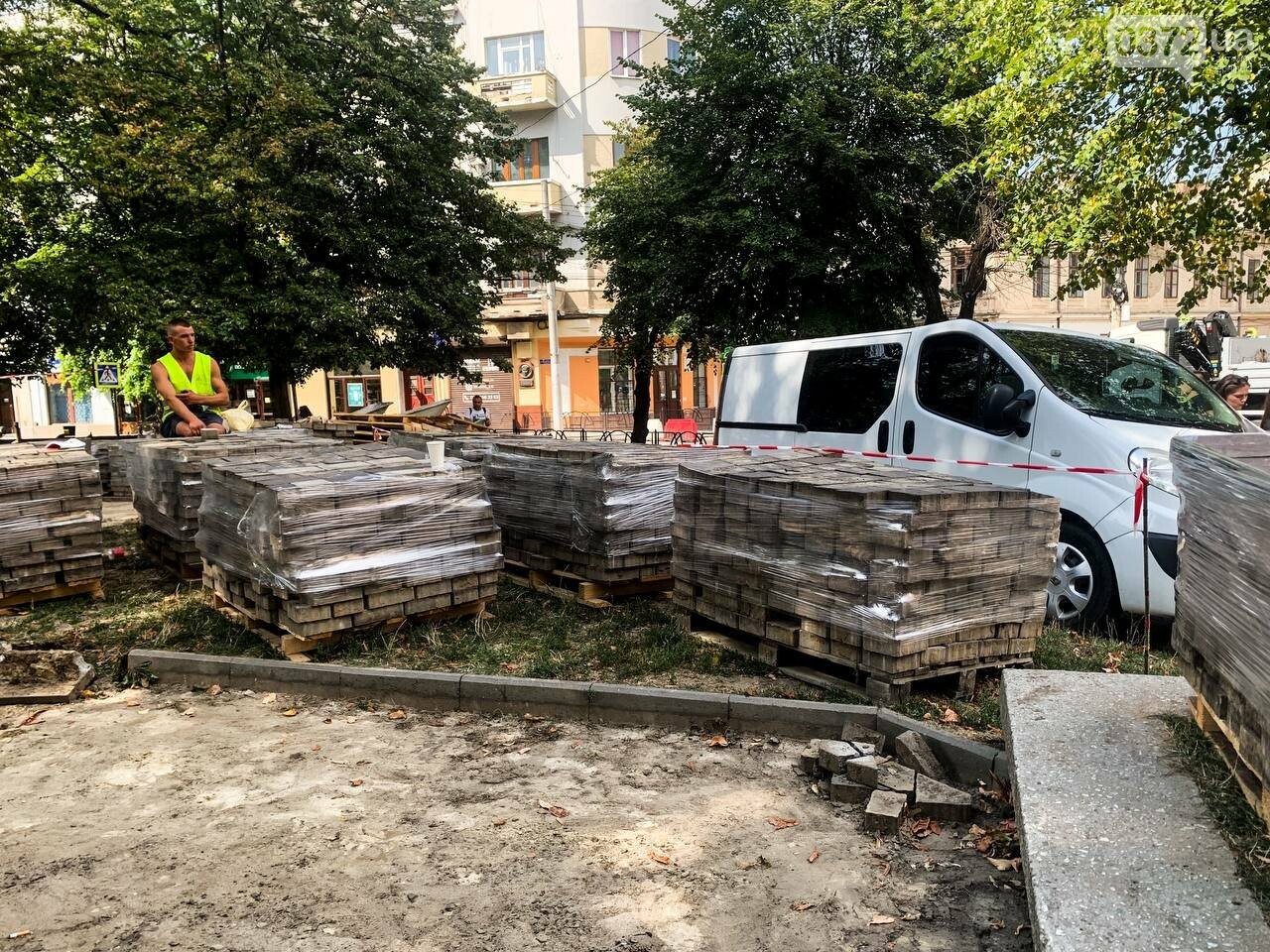 Ремонт скверу в центрі Чернівців