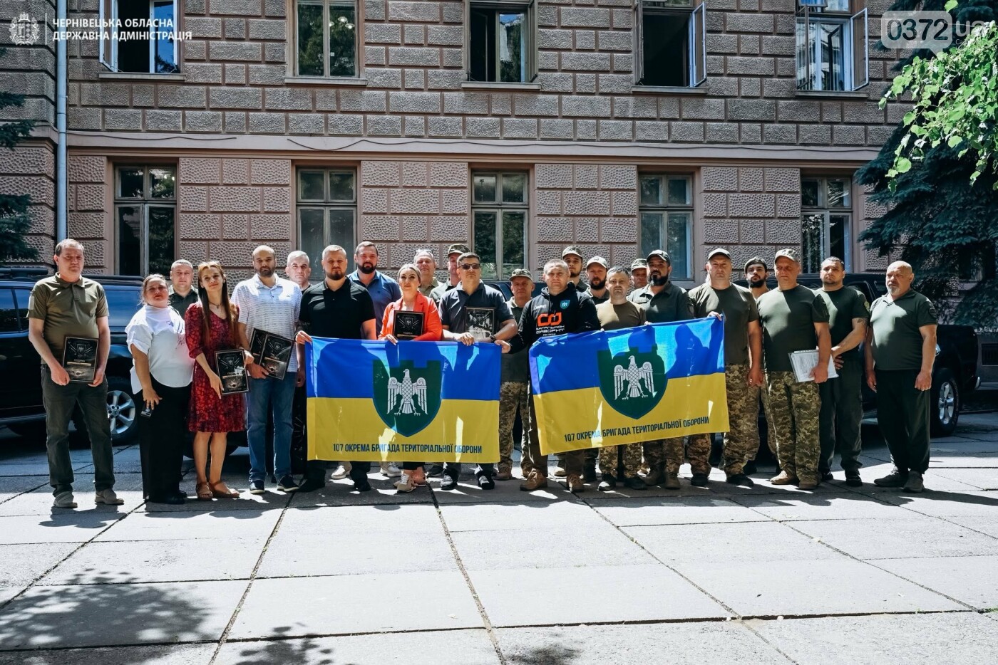 Чернівецька обласна державна адміністрація, Передача автівок військовим у Чернівцях Передача автівок військовим у Чернівцях