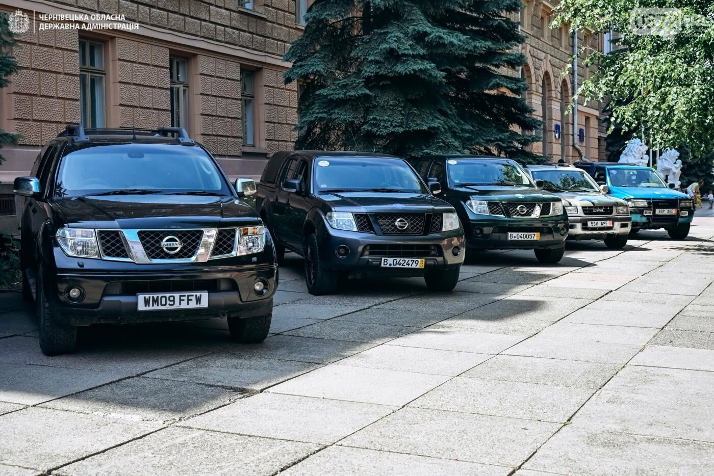 Чернівецька обласна державна адміністрація, Передача автівок військовим у Чернівцях Передача автівок військовим у Чернівцях