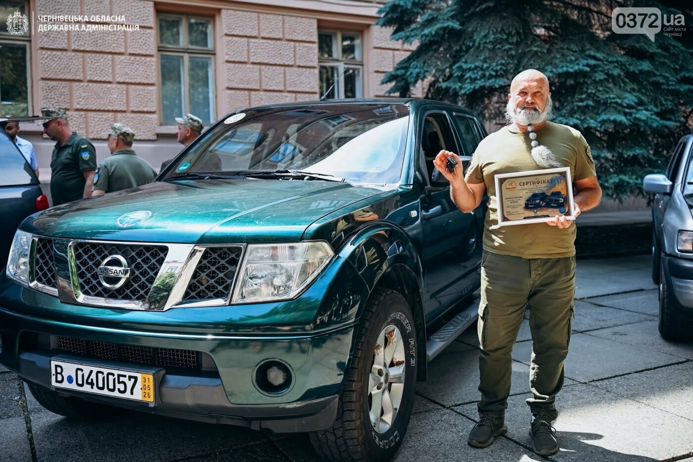 Чернівецька обласна державна адміністрація, Передача автівок військовим у Чернівцях Передача автівок військовим у Чернівцях