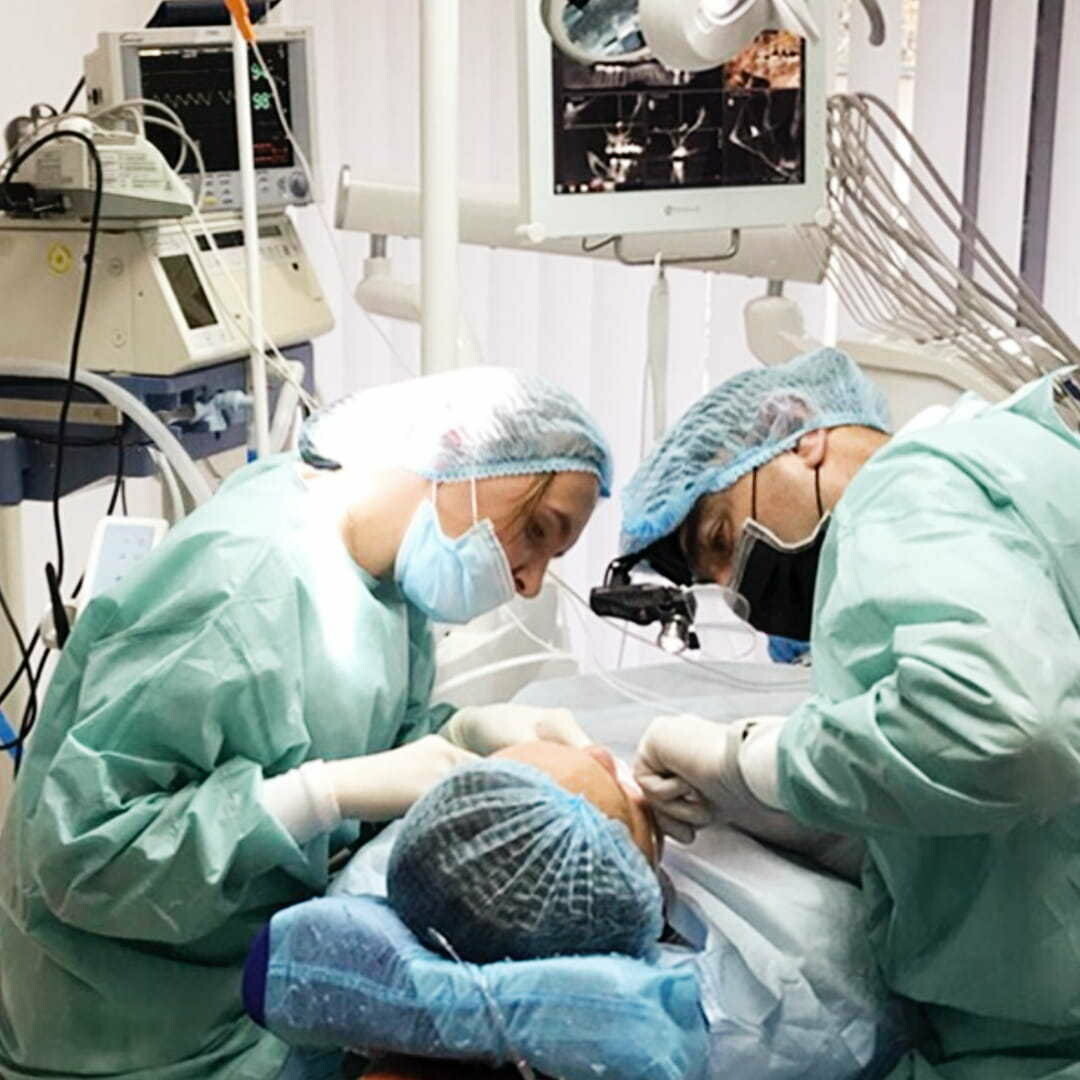 Імплантація та хірургія, фото-1