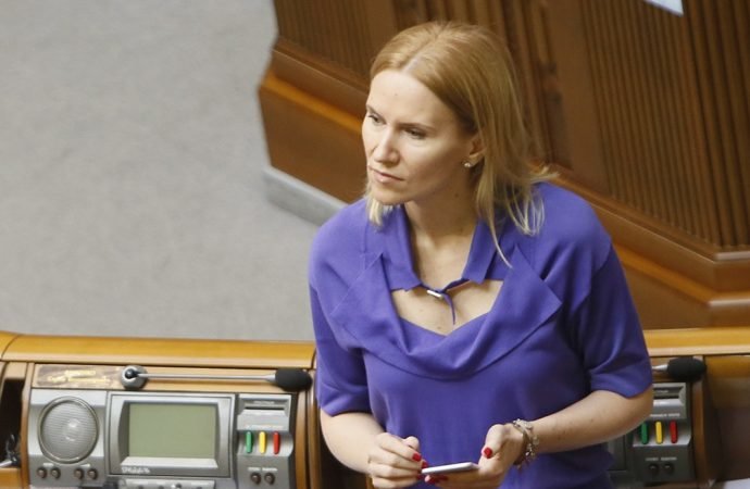 нардепка Олена Кондратюк