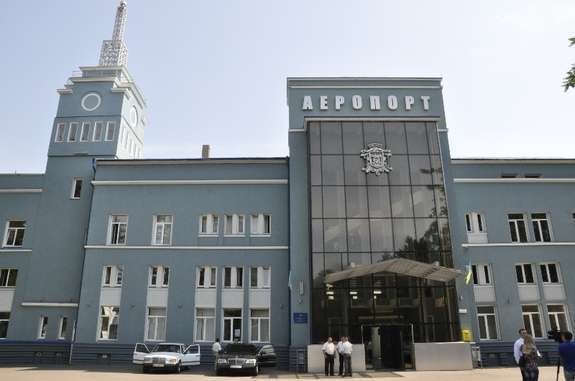 Чернівецький аеропорт Чернівецький аеропорт, Фото з відкритих джерел