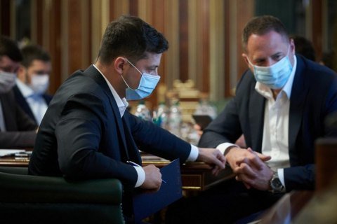 Зеленський перебуває у спеціально облаштованому боксі