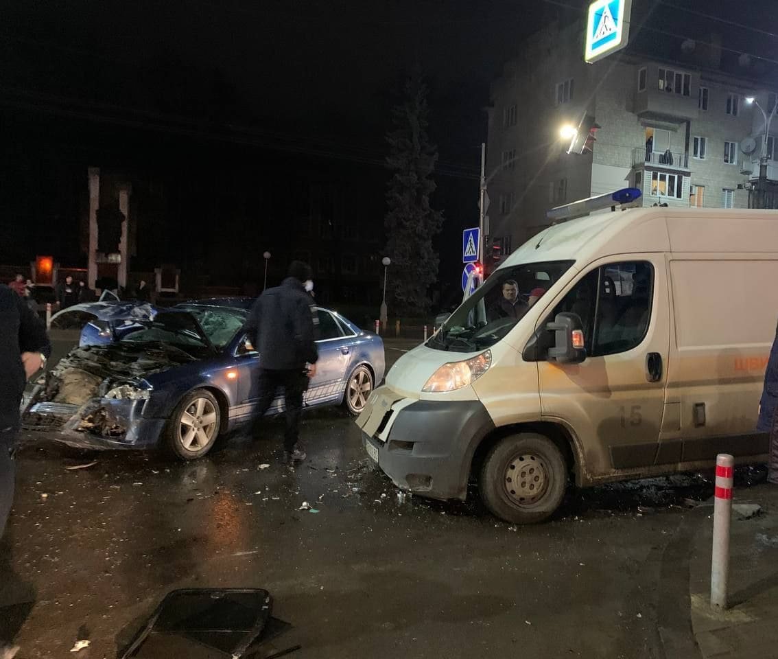 ДТП на Проспекті Незалежності у Чернівцях