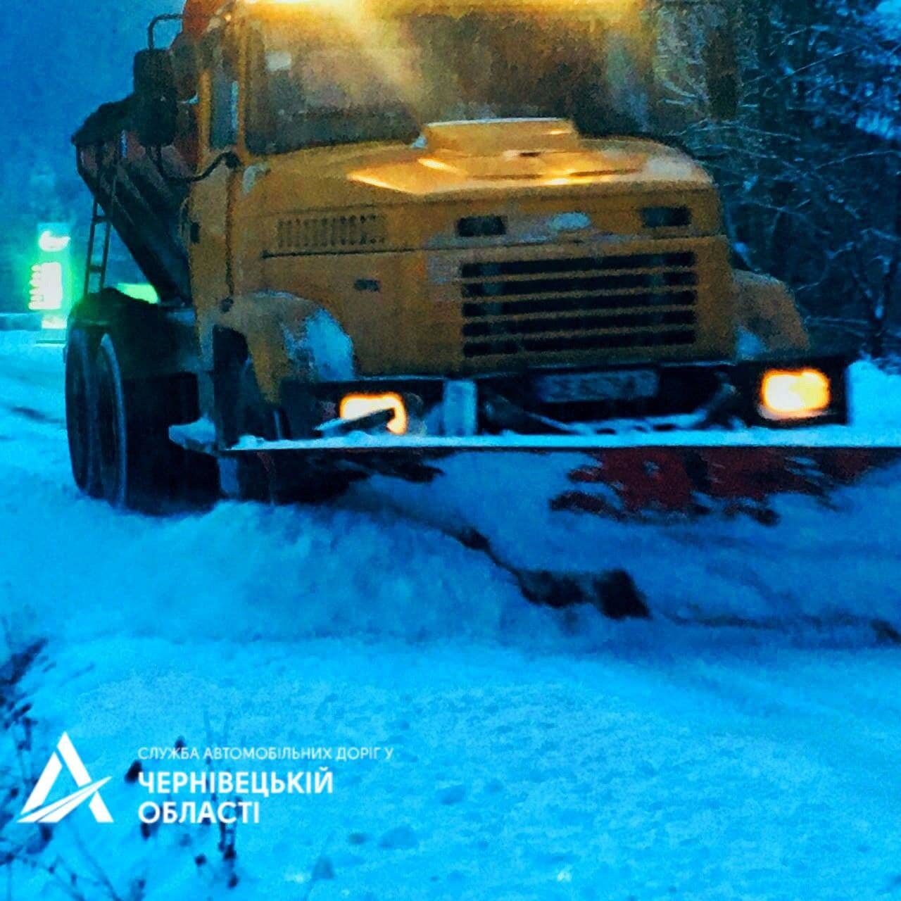 фото з Фейсбук, прибирання доріг Буковини прибирання доріг Буковини